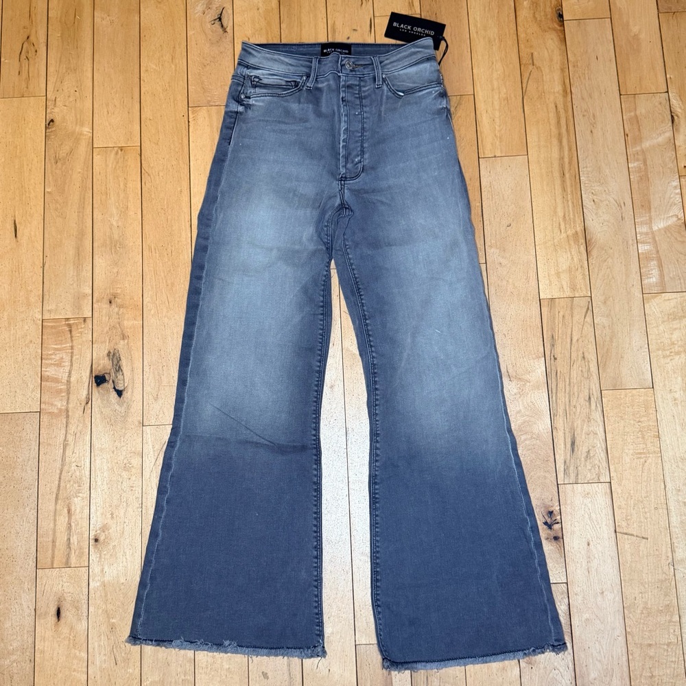 Black Orchid brand wide-leg jeans distressed hem Grey Wash Size 27 Msrp $258